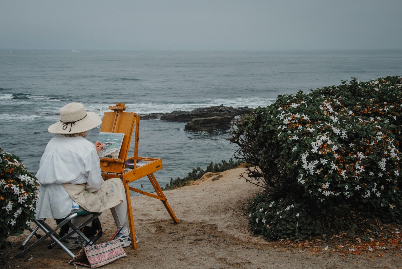 Atelierovy stojan – spolehlivy partner pri kazdem tahu stetcem